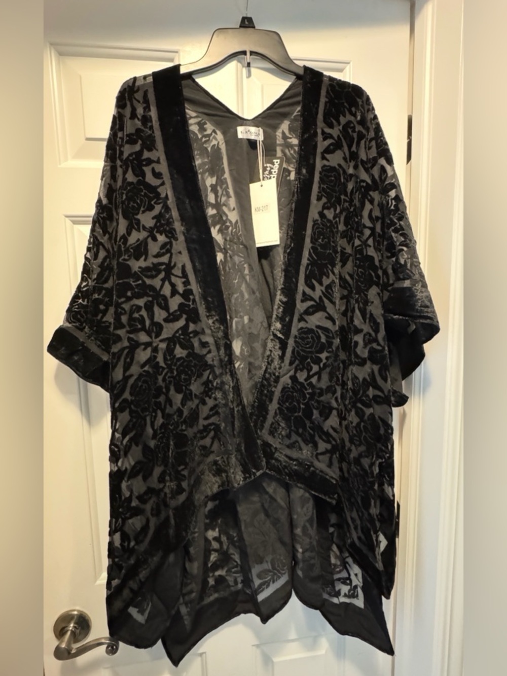 NWT Black Burnout Velvet Floral Kimono by La Soul